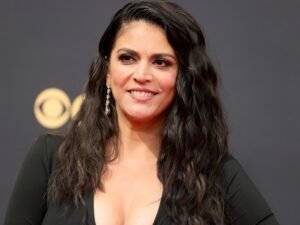 Cecily Strong